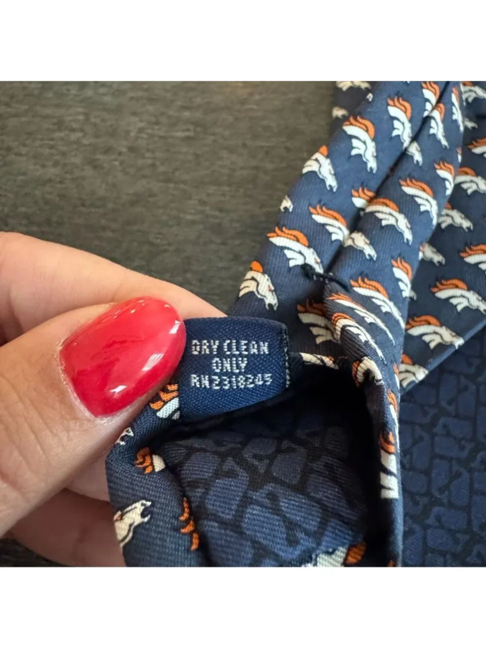Vineyard Vines Custom Collection NFL Broncos Denver 100% Silk Tie Hand Made USA